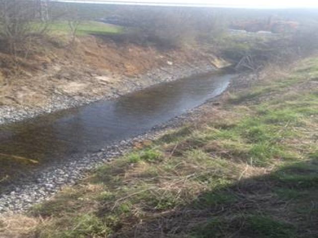 Zulaufgewässer zum Mittellandkanal mit Sohl- und Böschungssicherung