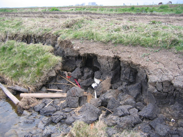 Klassischer Erosionsschaden an einem Damm